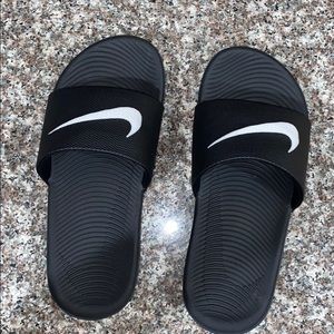 Nike slides